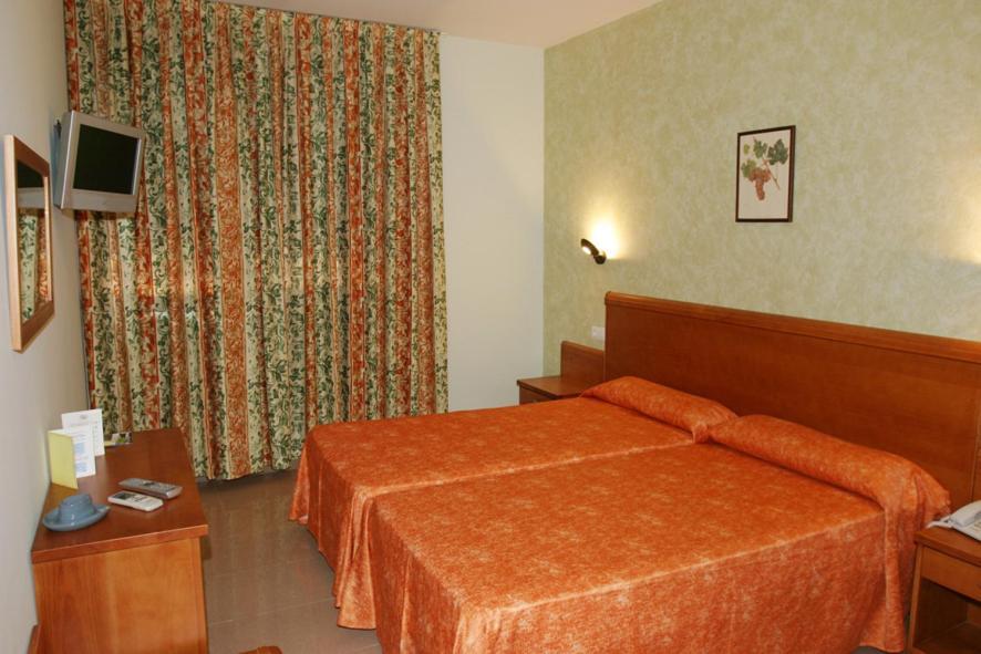 Hotel Fonda Neus Sant Sadurni d'Anoia Room photo